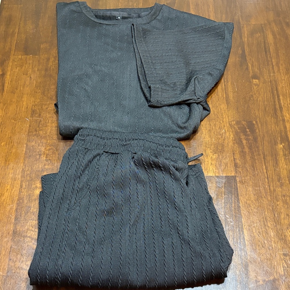 Stylish Black Men's 2 piece short set.